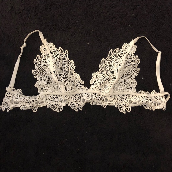 White lace bralette - Picture 1 of 2